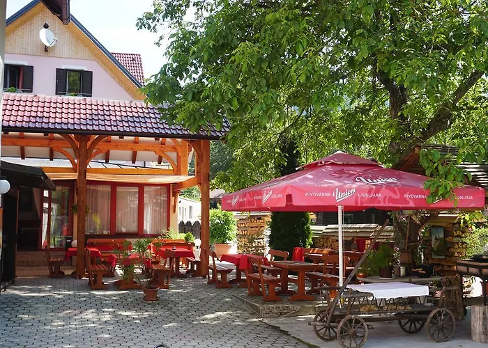 Uastarie U Luogu 3* سيركنو